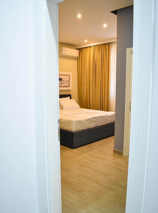 Hotel DelMar Golem  Buitenkant foto